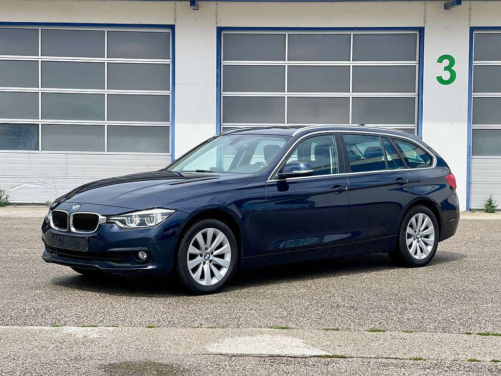 BMW 3er-Reihe 330i xDrive Touring Aut. Kombi / Family Van